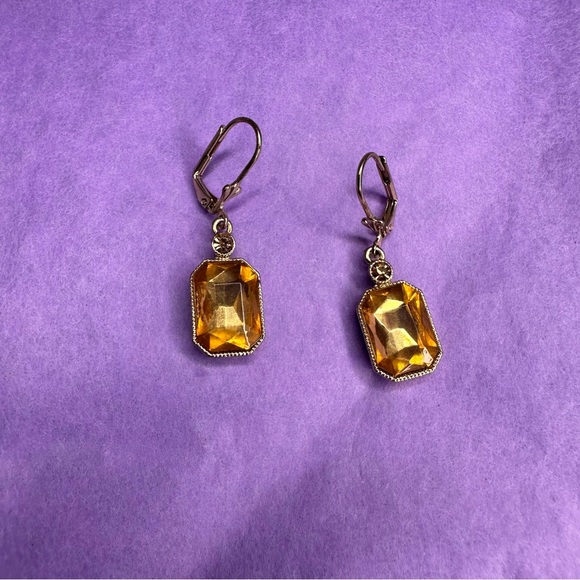 Cute and Simple Earrings - Picture 3 of 3